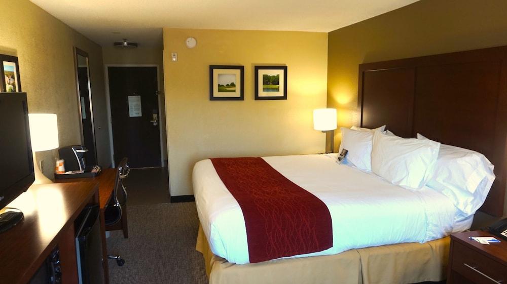 Comfort Inn & Suites Greenwood Near University Exteriér fotografie