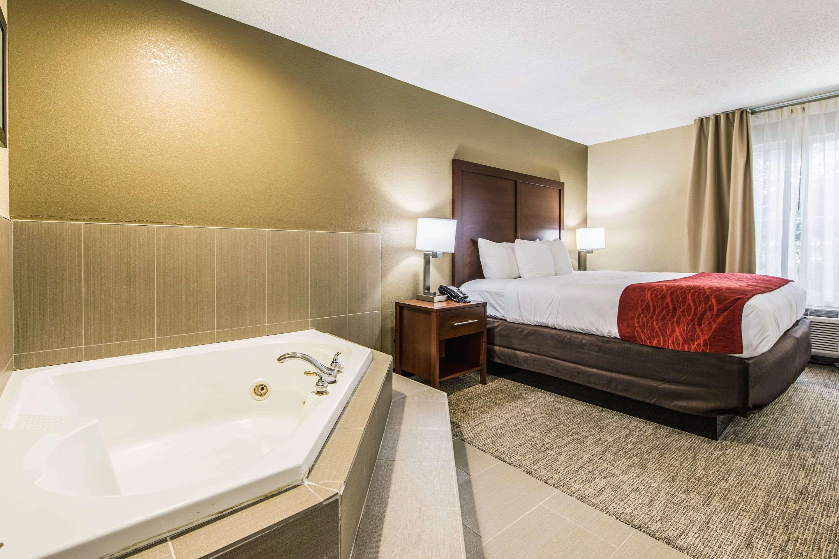 Comfort Inn & Suites Greenwood Near University Exteriér fotografie