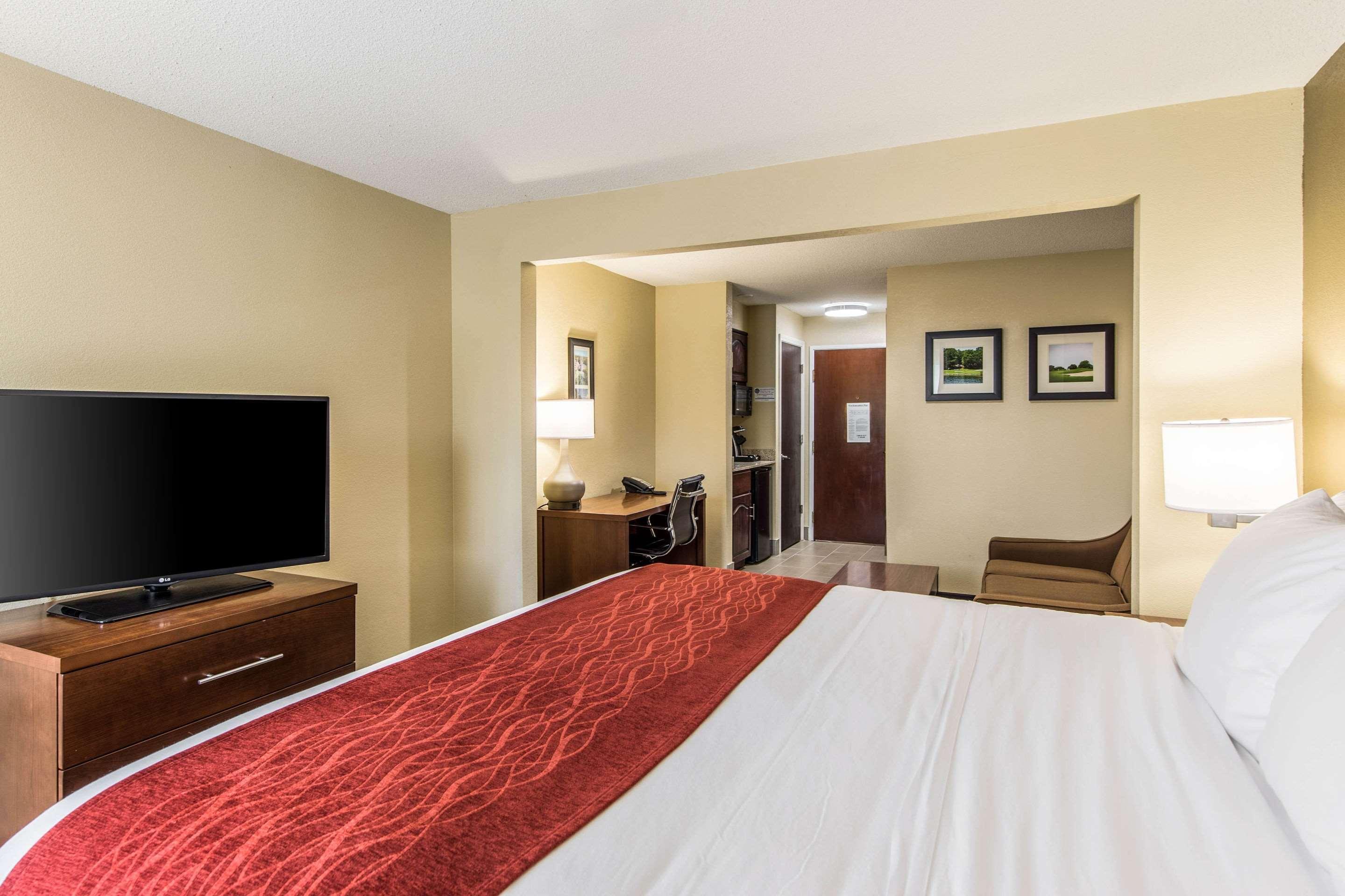 Comfort Inn & Suites Greenwood Near University Exteriér fotografie
